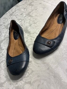 Women's Navy Leather Ballet Flats with Button Accent